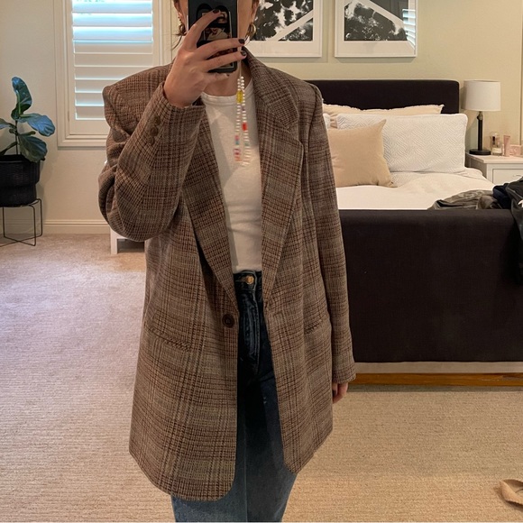 Jackets & Blazers - Women’s vintage tweed oversized blazer (I am usually a Size US4)